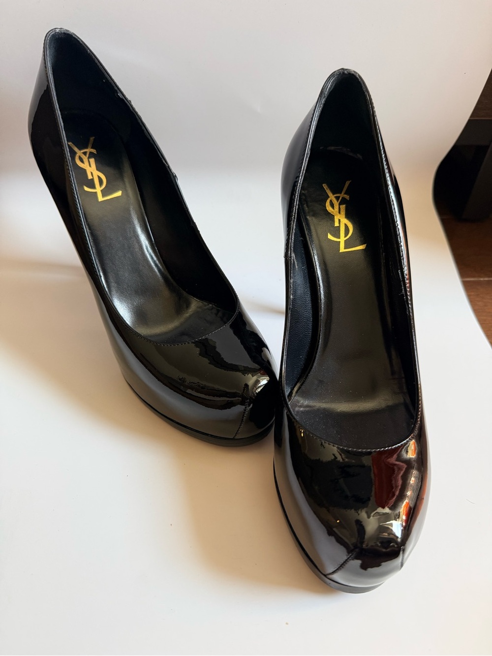 YSL Saint Laurent Black Patent Tribute Pumps 8. - Picture 6 of 10